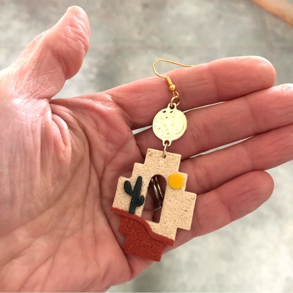 Handmade southwestern scenic desert earrings - Picture 3 of 4